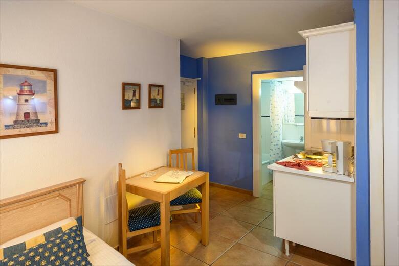 Oro Blanco Apartments