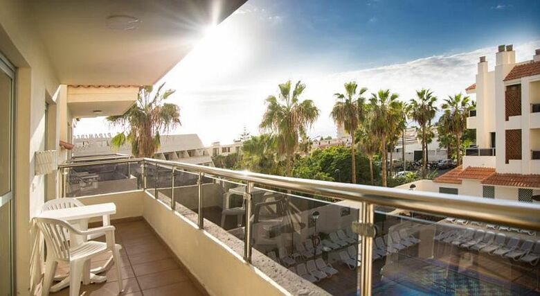 Oro Blanco Apartments