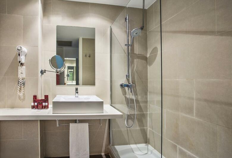 Azz Valencia T�ctica Hotel