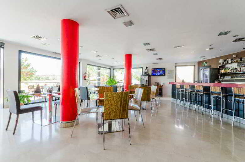 Hotel Conquista De Granada