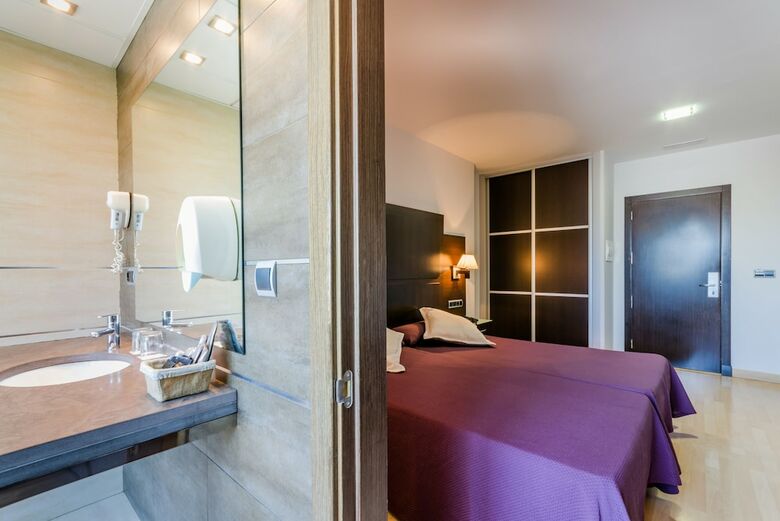 Hotel Conquista De Granada