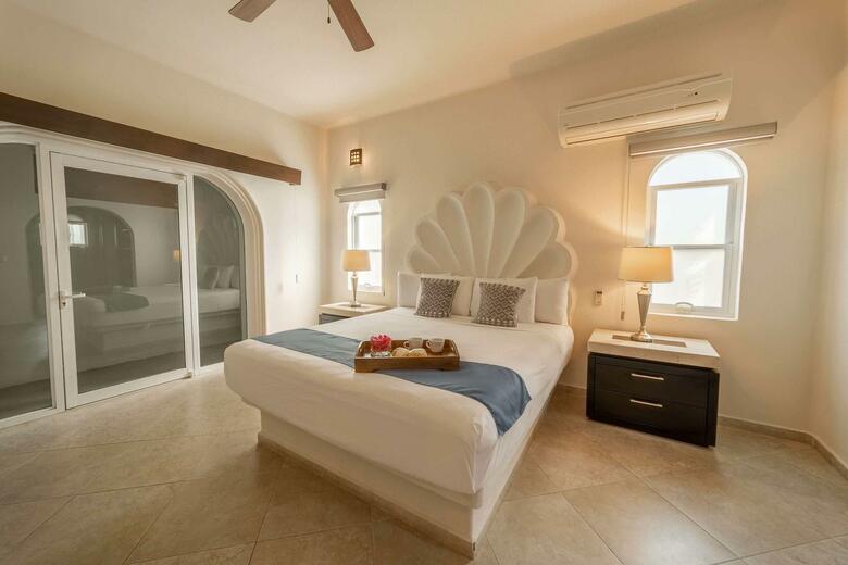Hotel & Suites El Moro