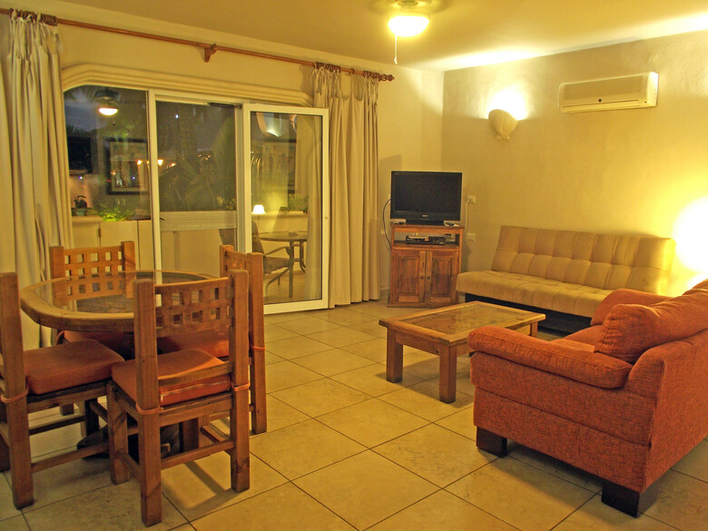 Hotel & Suites El Moro