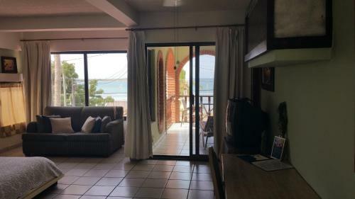Bed & Breakfast Posada Colibri