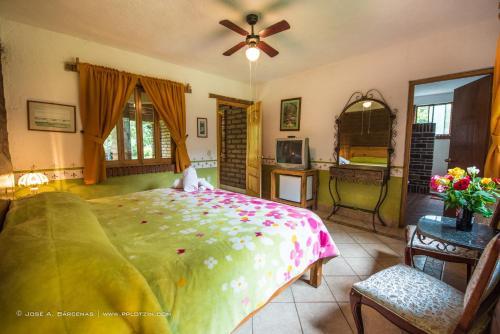 Hostal Hotel Casa Poma Rosa