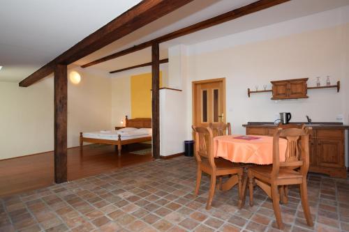 Aparthotel Z�meck� Apartm� - Castle Apartments