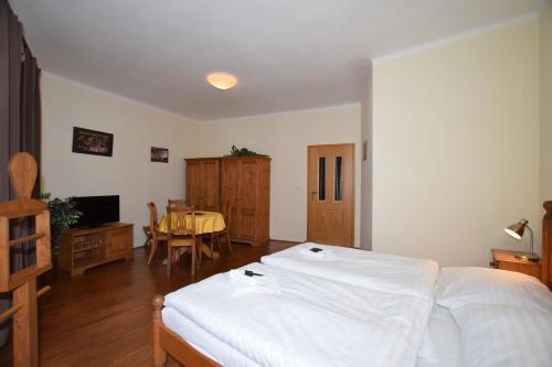 Aparthotel Z�meck� Apartm� - Castle Apartments