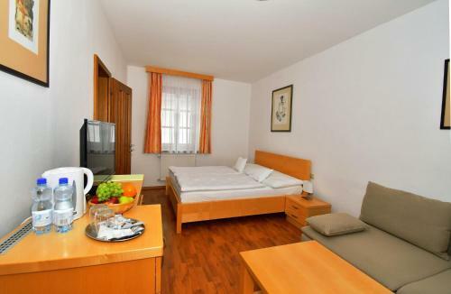 Hostal Penzion Na Ostrov?