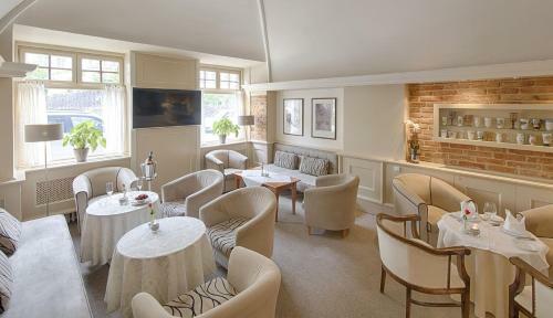 Hotel Embassy