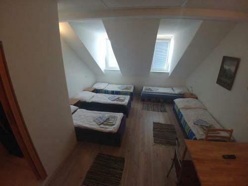 Albergue Kv Apartmans Var?avsk�