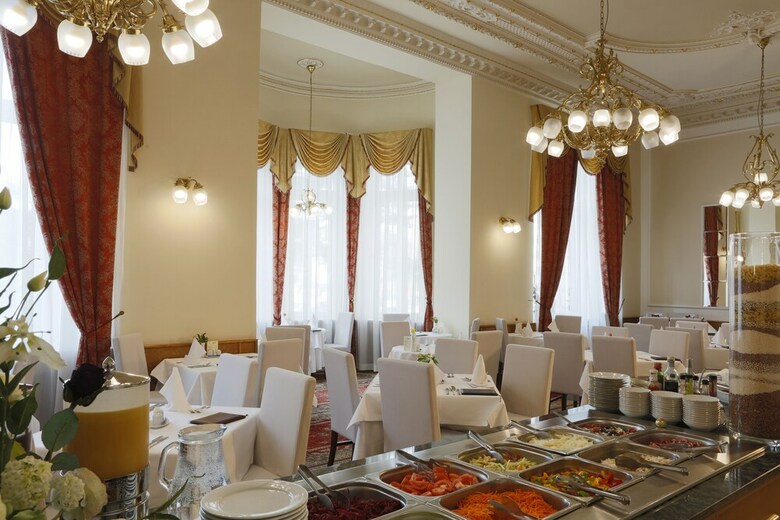 Hotel Bristol