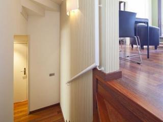 Inside Barcelona Apartments Mercat