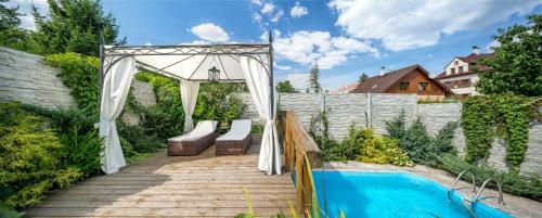 Pytloun Travel Hotel