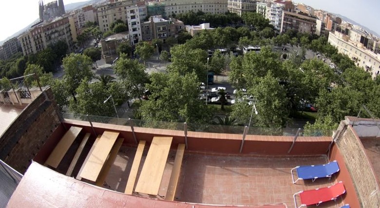Diagonal Apartments