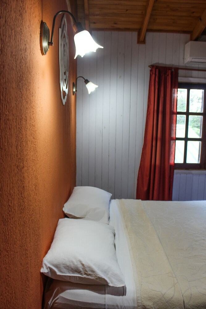 Palo Rosa Lodge
