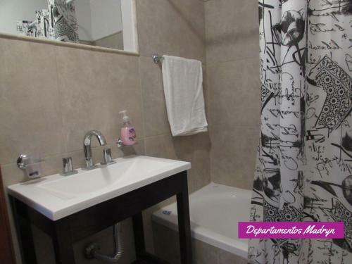 Apartamento Departamentos Madryn - Calle Roca