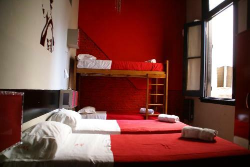 Albergue La Casona De Don Jaime 2 & Suites Hi