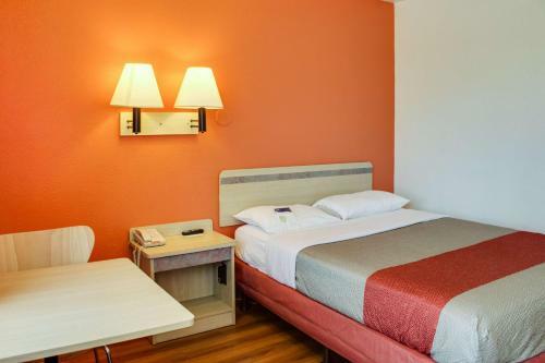 Motel 6 Bakersfield South