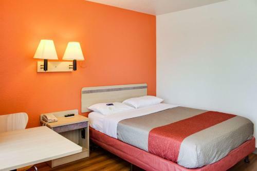 Motel 6 Bakersfield South