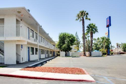 Motel 6 Bakersfield South
