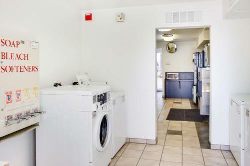 Motel 6 Bakersfield South