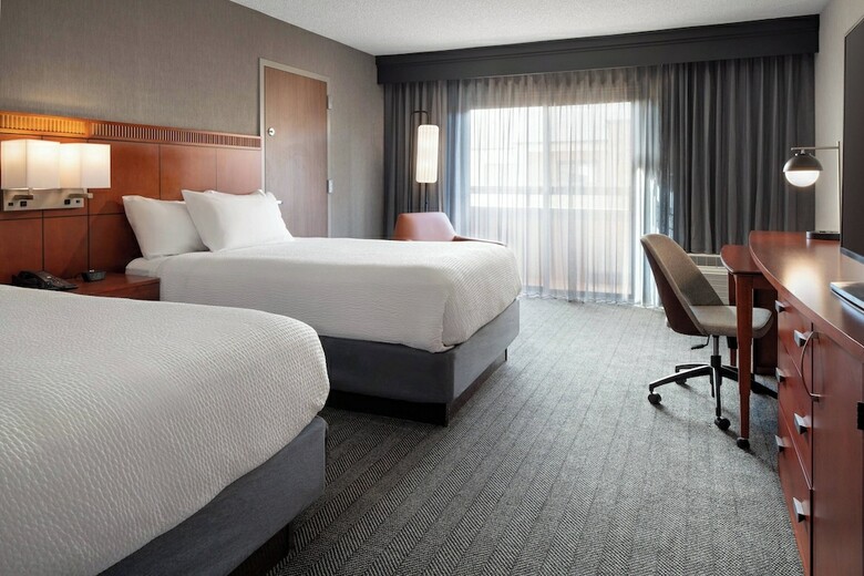 Hotel Courtyard By Marriott Bakersfield