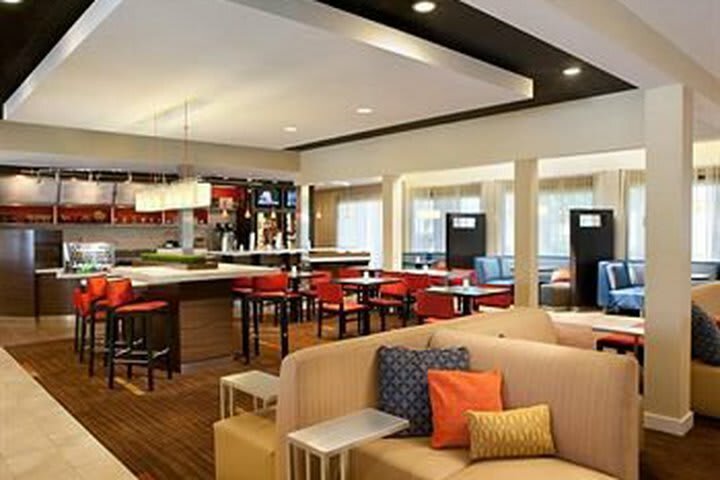 Hotel Courtyard By Marriott Bakersfield