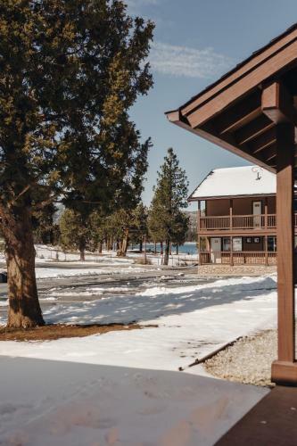 Hotel Vintage Lakeside Inn