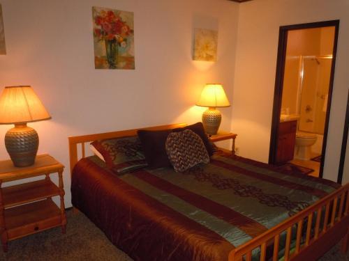 Two-bedroom Plus Den Deluxe Unit #120 By Escape For All Seasons