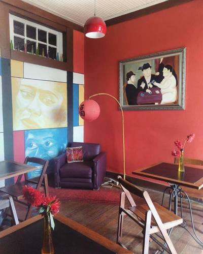 Brumas Hostel
