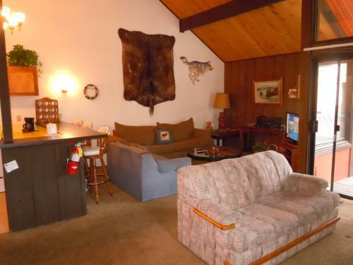 Three-bedroom Standard Unit #11 By Escape For All Seasons