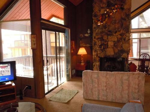 Three-bedroom Standard Unit #11 By Escape For All Seasons