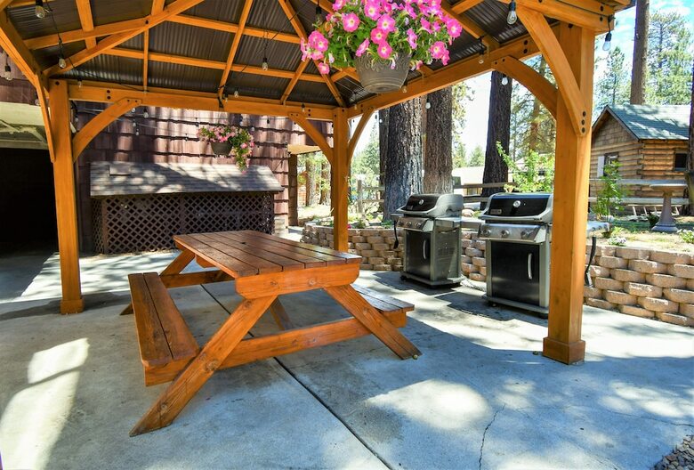 Hotel Snow Lake Lodge