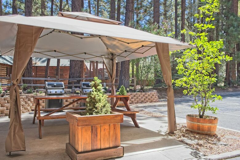 Hotel Snow Lake Lodge