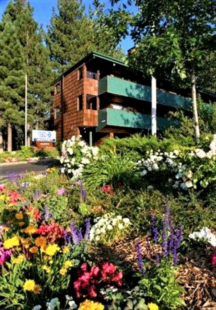 Hotel Snow Lake Lodge