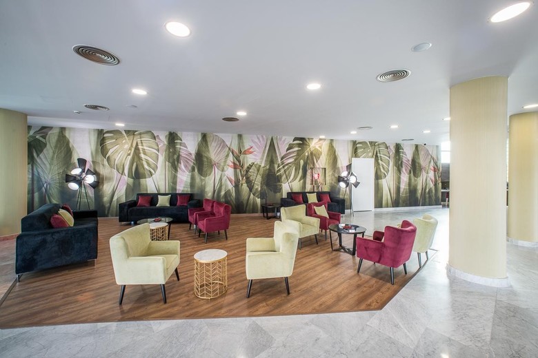 Hotel Azarbe