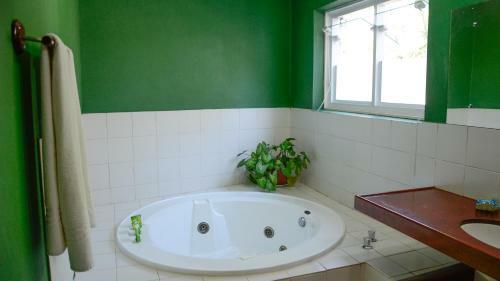 Hostal Pousada Valhacouto