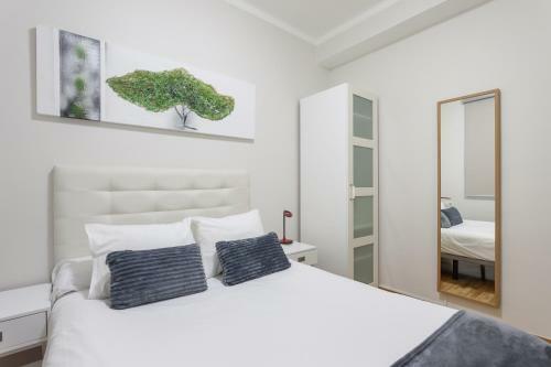 Bcn Whynot Fira Apartments
