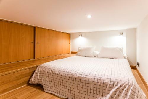 Bcn Whynot Fira Apartments