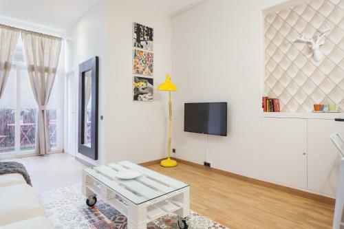 Bcn Whynot Fira Apartments