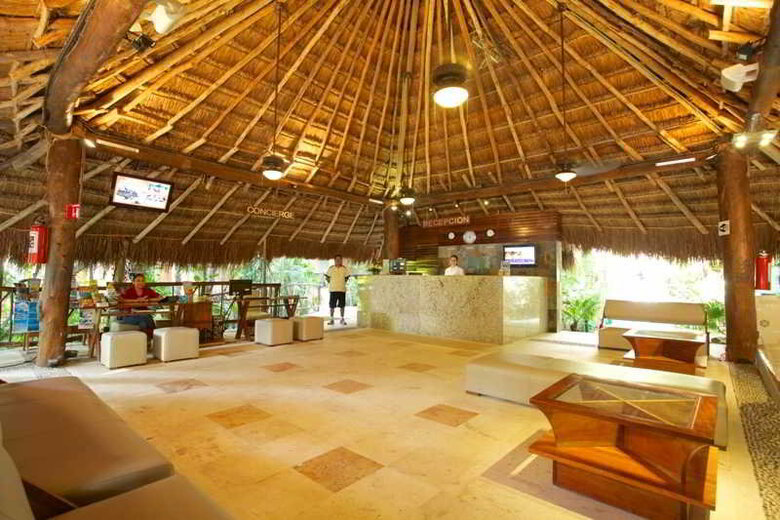 Tukan Hotel & Beach Club