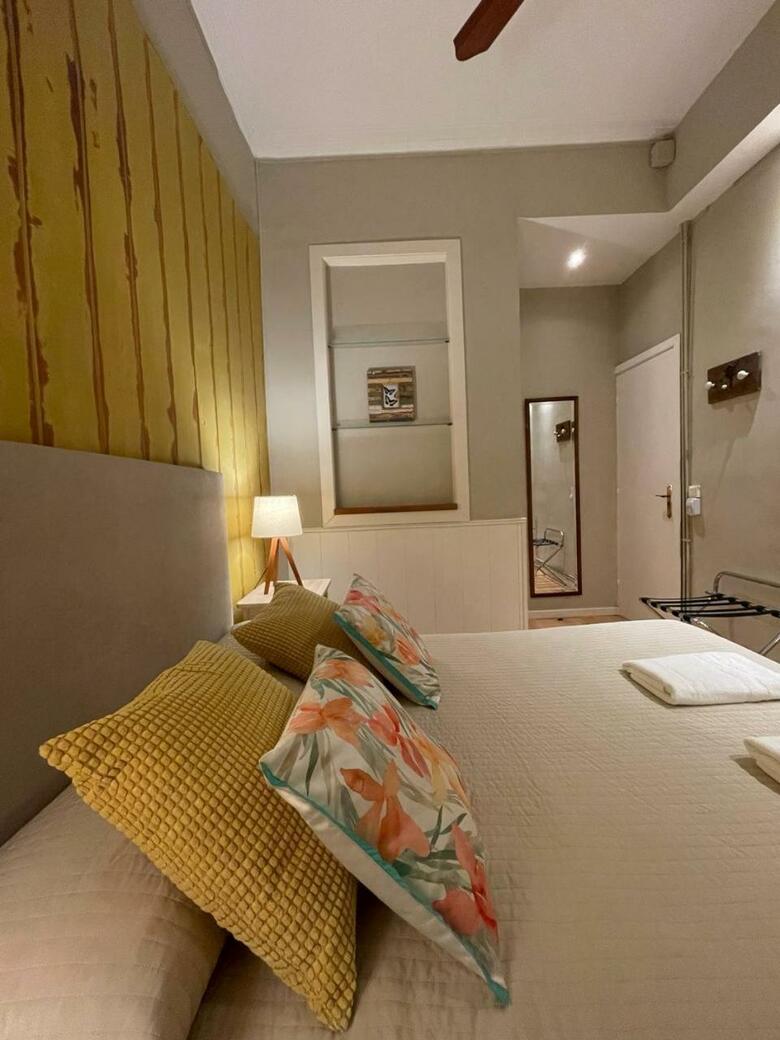 Hostal Casa Consell Guest House