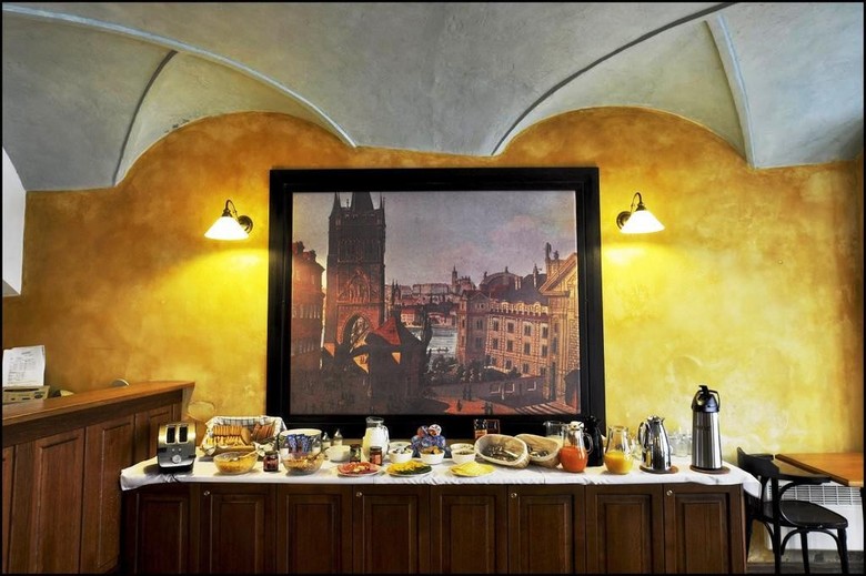 U Cervene Zidle - Red Chair Hotel