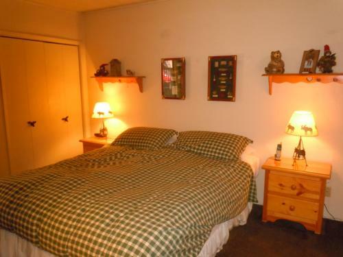 Two-bedroom Plus Den Premier Unit #31 By Escape For All Seasons