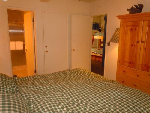 Two-bedroom Plus Den Premier Unit #31 By Escape For All Seasons