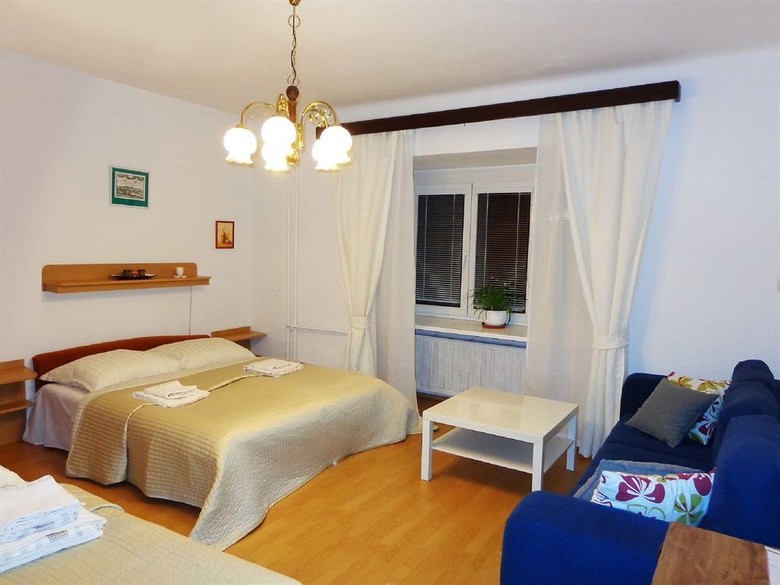 Hostal Pension Nika