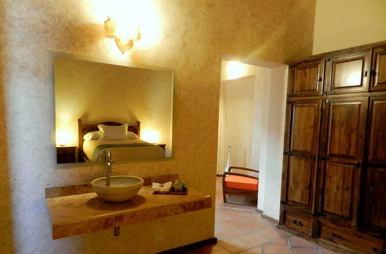 Al Otro Lado Del Rio Hotel