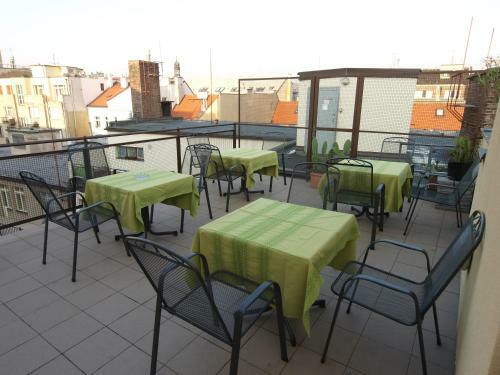 Hostal Church Pension Praha - Husuv Dum