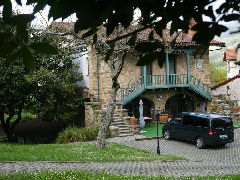 Hotel Rural Isasi