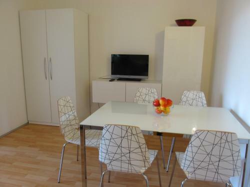Golden Family Apartments